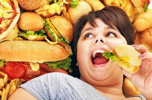 Немеют плечи и руки причины. Почему немеют руки?