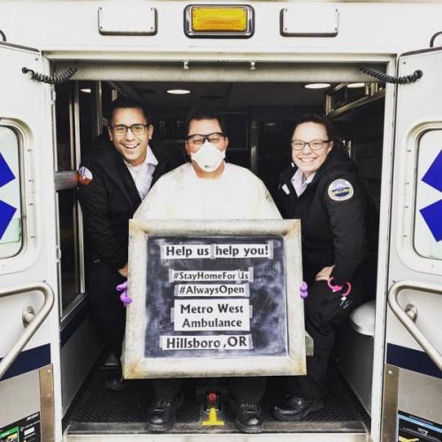 Побудьте дома за вами приедут. Флешмоб врачей: Я остаюсь на работе для вас. Вы же оставайтесь дома для нас (14 фото)