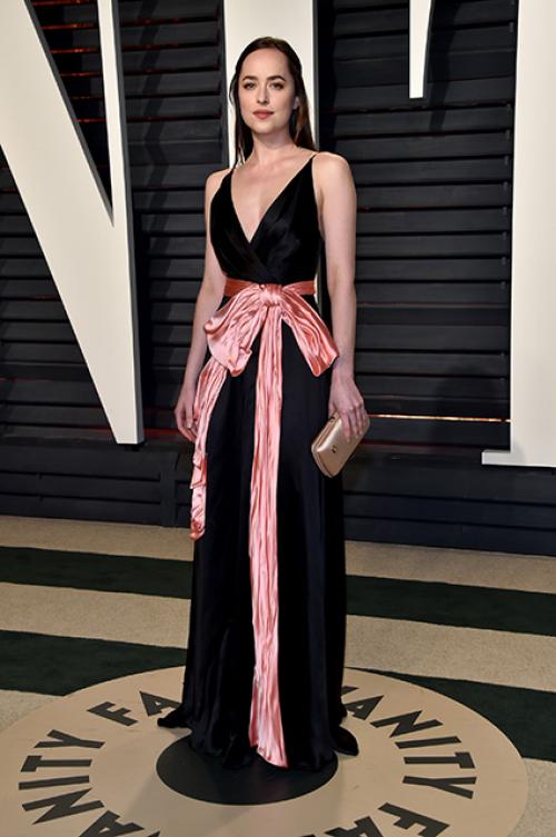 Секрет макияжа Анастейши Стил. Дакота Джонсон рассказала об уходе за кожей, любимых косметических средствах и своих секретах красоты