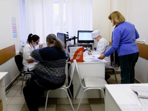 Можно ли лечиться в поликлинике не по месту прописки. Можно ли обратиться в клинику не по месту прописки?