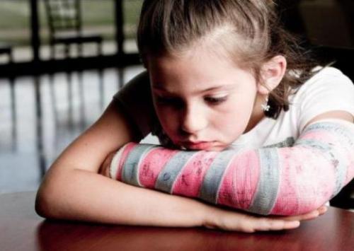 Травмы локтевого сустава у детей. Перелом локтевого сустава у ребенка