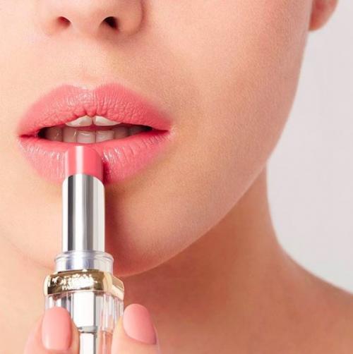 Как румяна помогает выглядеть моложе. Выбор косметики