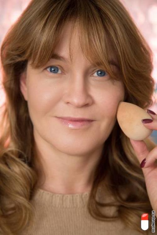 Как румяна помогает выглядеть моложе. Выбор косметики