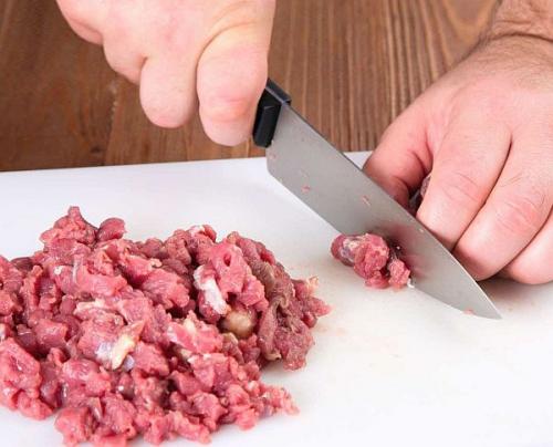 Какие начинки строго запрещены в традиционных рецептах мантов. Соус к мантам