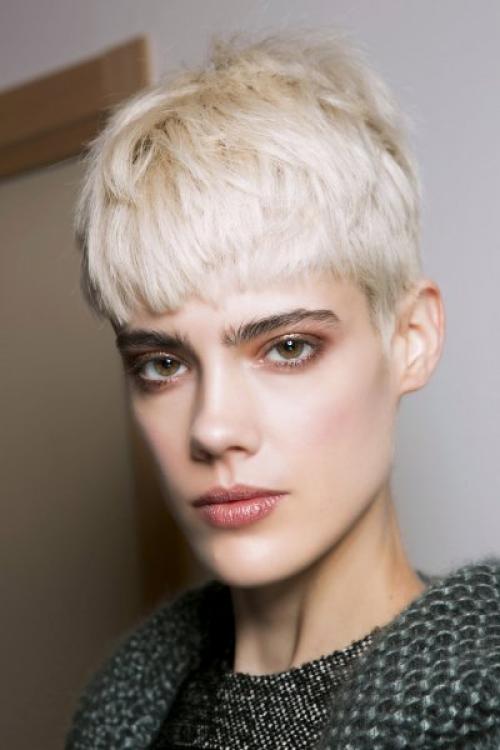 Цвет помады для блондинок с карими глазами. Макияж для блондинок с карими глазами