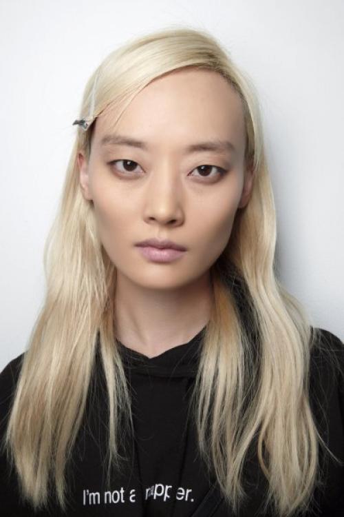 Цвет помады для блондинок с карими глазами. Макияж для блондинок с карими глазами