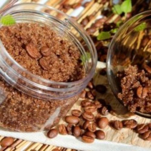 Скраб для лица из кофе для жирной кожи. Как приготовить кофейный скраб для ухода за кожей лица