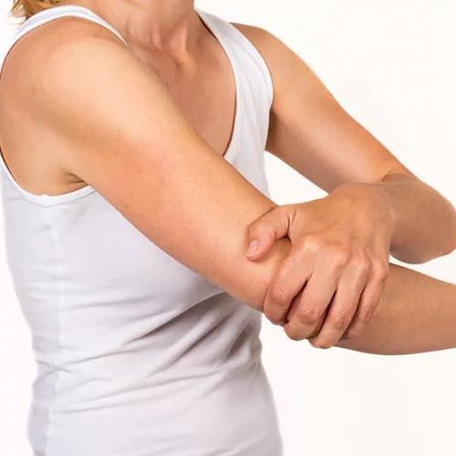 Почему щелкает плечевой сустав. Хрустит плечо при вращении: причины и лечение 03