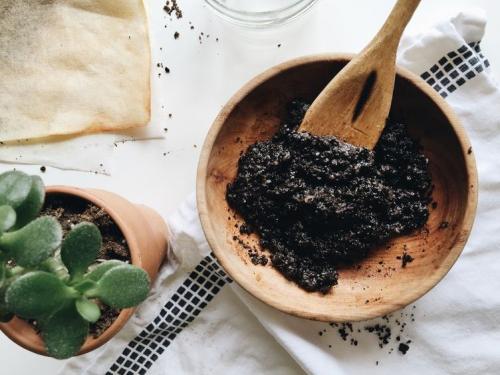 Кофейный скраб для лица с творогом. Как сделать дома, как использовать для лица и тела