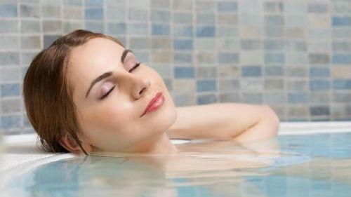 Кофейный скраб для тела в домашних условиях. Скраб из кофейной гущи для тела. Рецепт, как сделать кофейный скраб своими руками от целюллита. Фото