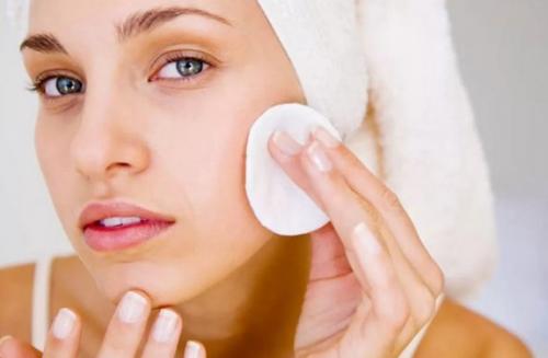 Можно ли использовать глиняную маску в сочетании с другими косметическими средствами. Зачем нужен крем после маски из глины