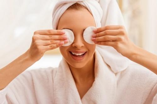 Какие составляющие следует избегать в маслах для кожи для устранения морщин вокруг глаз. Особенности кожи