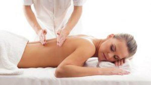 Как сделать массаж спины самому себе. Правила техники массажа спины