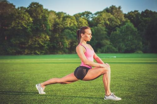 Как самостоятельно делать антицеллюлитный массаж. Как правильно делать антицеллюлитный массаж в домашних условиях разными методами 01 Как самостоятельно делать антицеллюлитный массаж. Как правильно делать антицеллюлитный массаж в домашних условиях разными методами 01