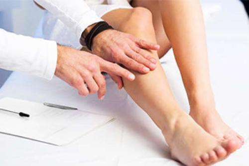 Чем мазать растяжение голеностопа. Растяжение связок голеностопа