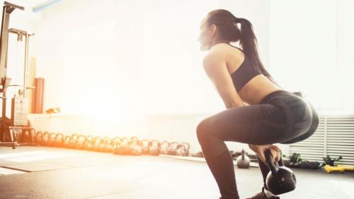 Программа тренировок в зале для похудения девушкам. Разница между тренировками женщин и мужчин