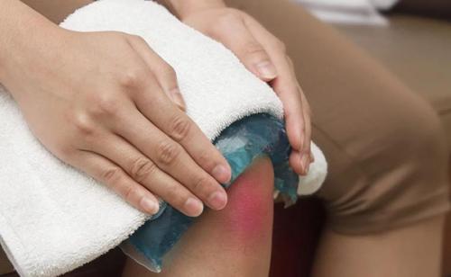 Какие вещества содержатся в касторовом масле, которые могут быть полезными для суставов рук. В чем польза Касторового масла для суставов?