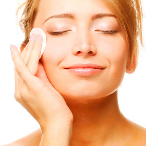 Чем тоник отличается от лосьона. Разница между лосьоном и тоником для лица 05 Чем тоник отличается от лосьона. Разница между лосьоном и тоником для лица 05