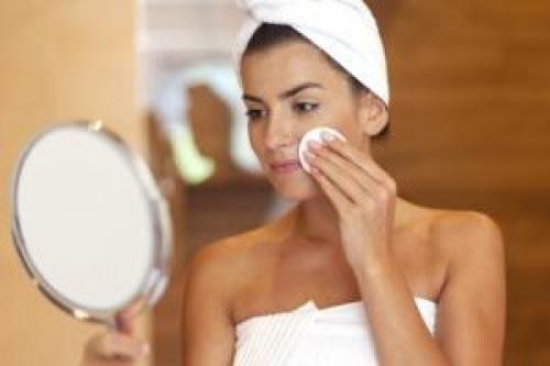 Можно ли заменить тоник мицеллярной водой. Что лучше, чем отличается тоник от мицеллярной воды? В чем разница?