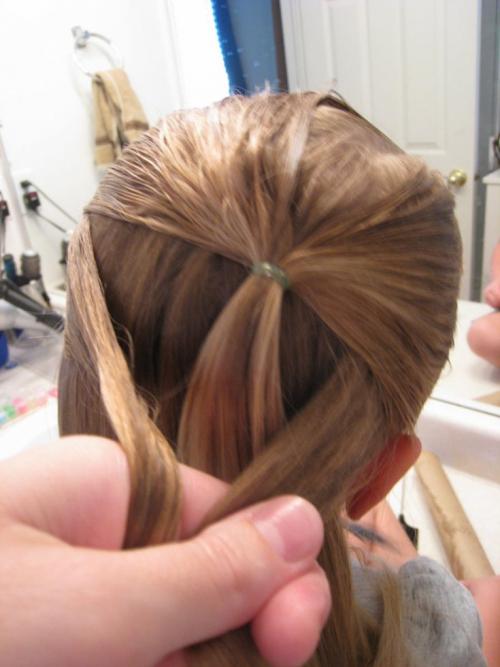 Какие прически можно создать с помощью стилизованных прических резинков. Прически с резинками — простые и быстрые варианты создания элегантных причесок (105 фото и видео)