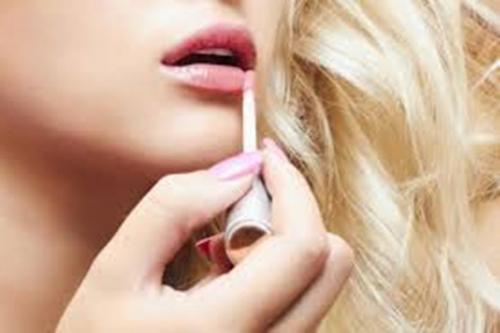 Делаем блеск для губ дома. Как сделать блеск для губ своими руками 21 Делаем блеск для губ дома. Как сделать блеск для губ своими руками 21