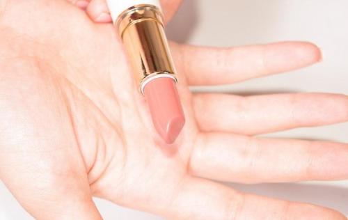 Как сделать блеск для губ своими руками. Как сделать блеск для губ? 19 Как сделать блеск для губ своими руками. Как сделать блеск для губ? 19