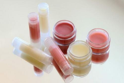 Как сделать помаду из подручных средств. Ремонт и приготовление помады в домашних условиях