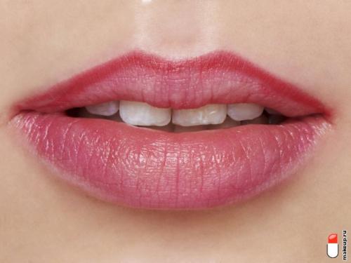 Как красить губы карандашом? Фотоинструкция