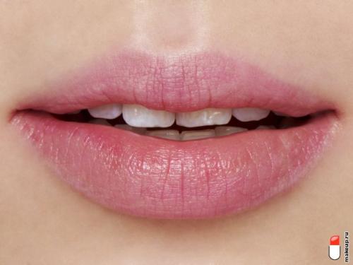 Как красить губы карандашом? Фотоинструкция