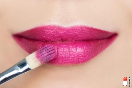 Как сделать блеск для увеличения губ. Как сделать губы пухлыми без инъекций? Тренируемся перед зеркалом