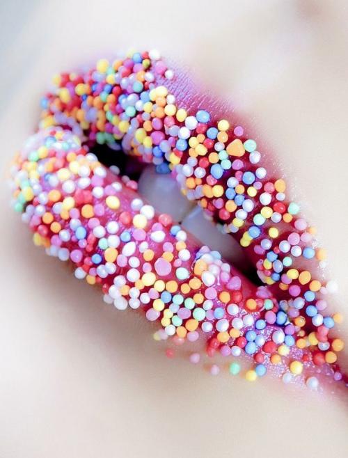 Как сделать увлажнитель для губ в домашних условиях. Увлажняющие и питательные маски для губ в домашних условиях