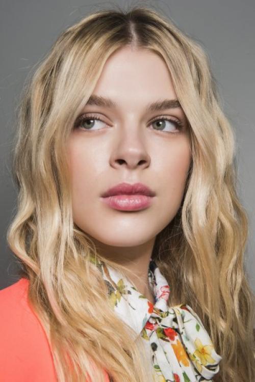 Как сделать губы более объемными и выразительными. Как увеличить губы с помощью макияжа?