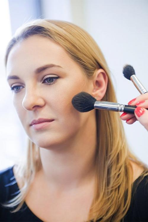 Как правильно наносить румяна по форме лица. Как их все-таки наносить? 09