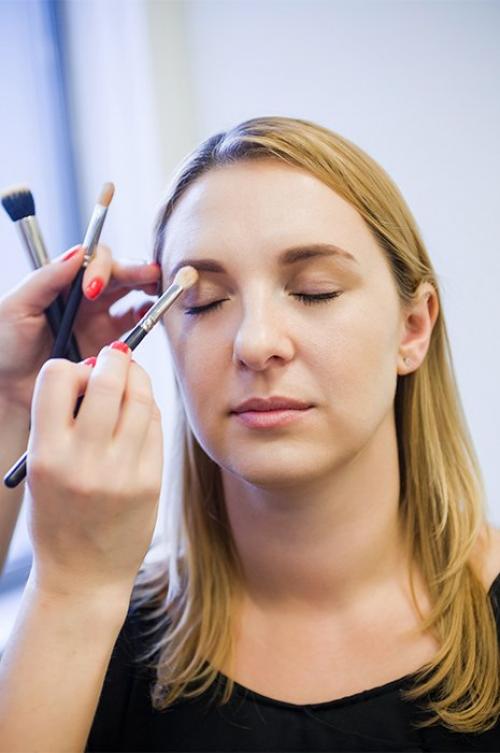 Как правильно наносить румяна в зависимости от формы лица. Как наносить румяна по типу лица: пошаговая инструкция 03