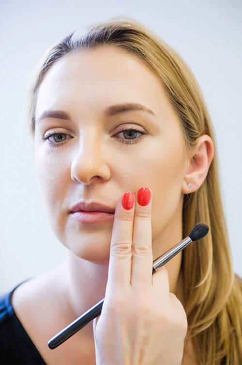 Как правильно наносить румяна в зависимости от формы лица. Как наносить румяна по типу лица: пошаговая инструкция 05