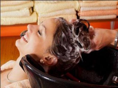 11 способов удалить черную краску для волос. Почему сложно выйти из черного цвета волос? 09