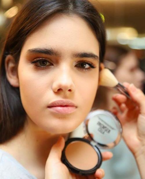 Какие виды пудр можно использовать для лица. 6 основных видов пудры для лица