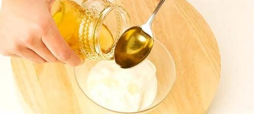 Маска для волос с яйцом и медом. В чём польза?