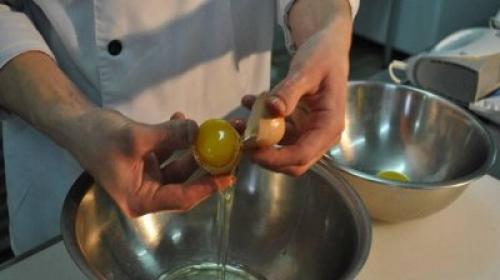 Яичная маска для волос рецепт. Как использовать яичные маски?