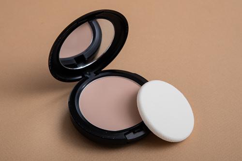 Как часто нужно менять пудру в современном макияже