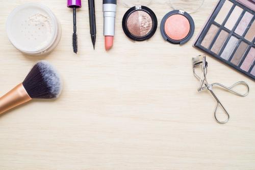 Прозрачная пудра для лица: что это и для чего она нужна 01