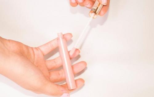 Создай свой собственный блеск для губ: простой рецепт и полезные советы 22 Создай свой собственный блеск для губ: простой рецепт и полезные советы 22