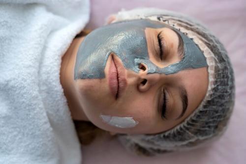 Маска для лица из активированного угля без желатина. Маска с активированным углем в борьбе с прыщами*