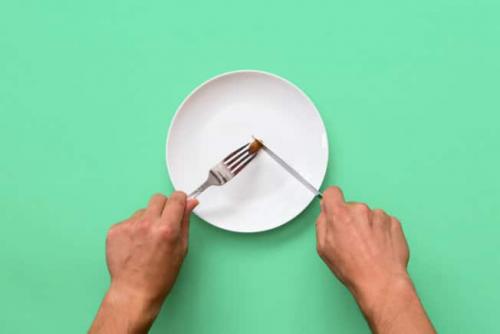 Правильный выбор времени приема пищи помогает похудеть. Сколько раз в день нужно есть, чтобы похудеть? 04