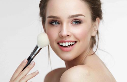 Для чего нужна транспарентная пудра. Транспарентная пудра: что это такое