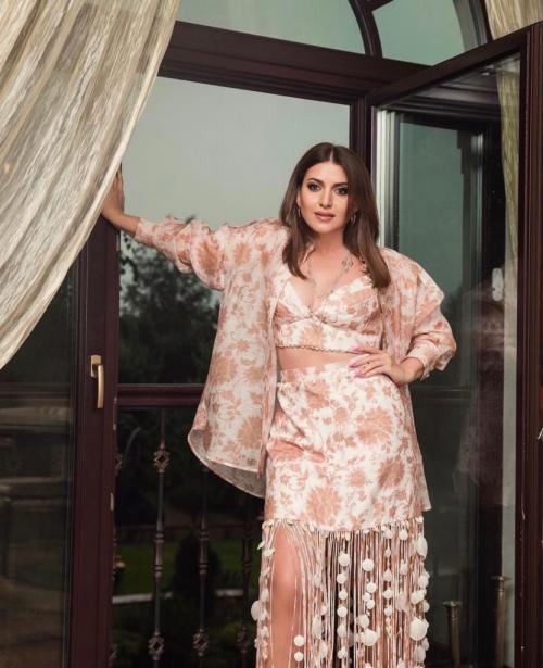 Изменился ли образ жизни Жасмин после похудения. Певица Жасмин пожаловалась на тяжелую борьбу с лишним весом