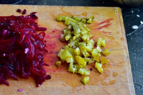 Какие особенности приготовления делают этот салат особенно вкусным. Вкусный овощной салат «Изюминка»