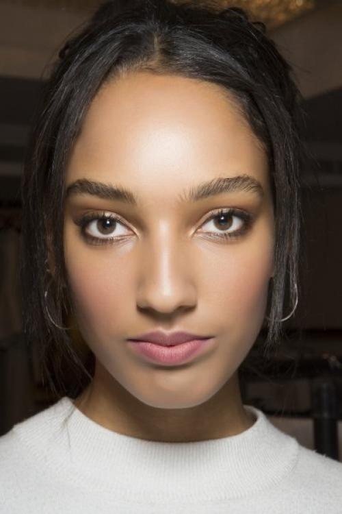 Какой макияж подходит к вечернему наряду на выпускной. Макияж на выпускной: идеи