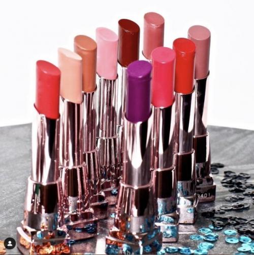 Как сохранить губную помаду и жидкий блеск для губ в идеальном состоянии в течение дня. Губная гармония: как правильно хранить помаду