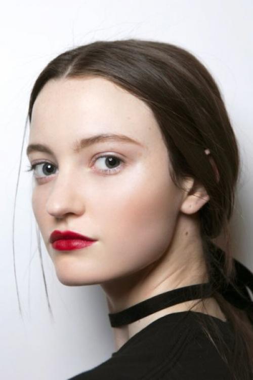 Какой оттенок помады подходит для светлой кожи, а какой для темной. Поцелуй на удачу: как подобрать цвет помады?